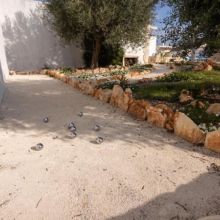 Villa With Trullo And Pool, Alberobello Buitenkant foto