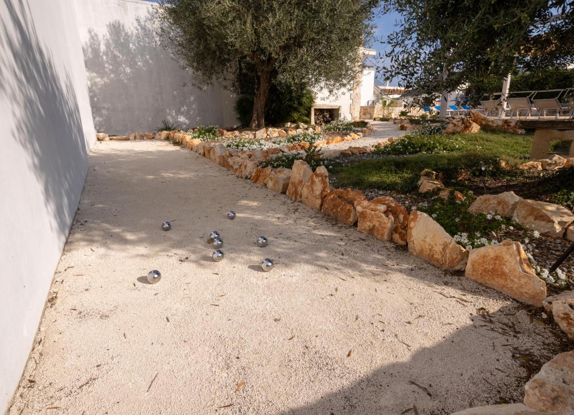 Villa With Trullo And Pool, Alberobello Buitenkant foto