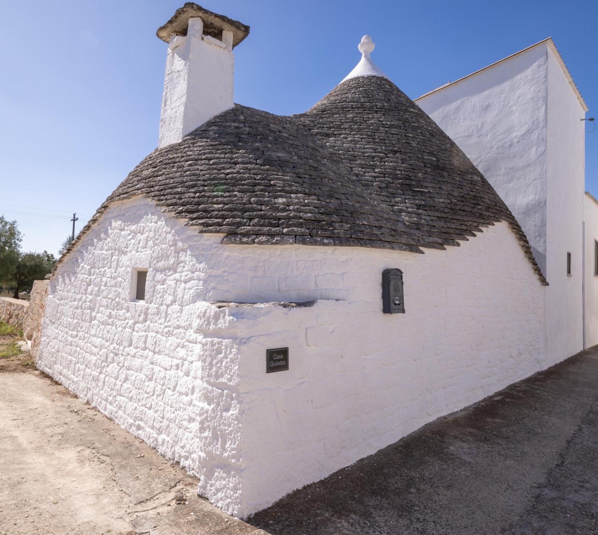 Villa With Trullo And Pool, Alberobello Buitenkant foto