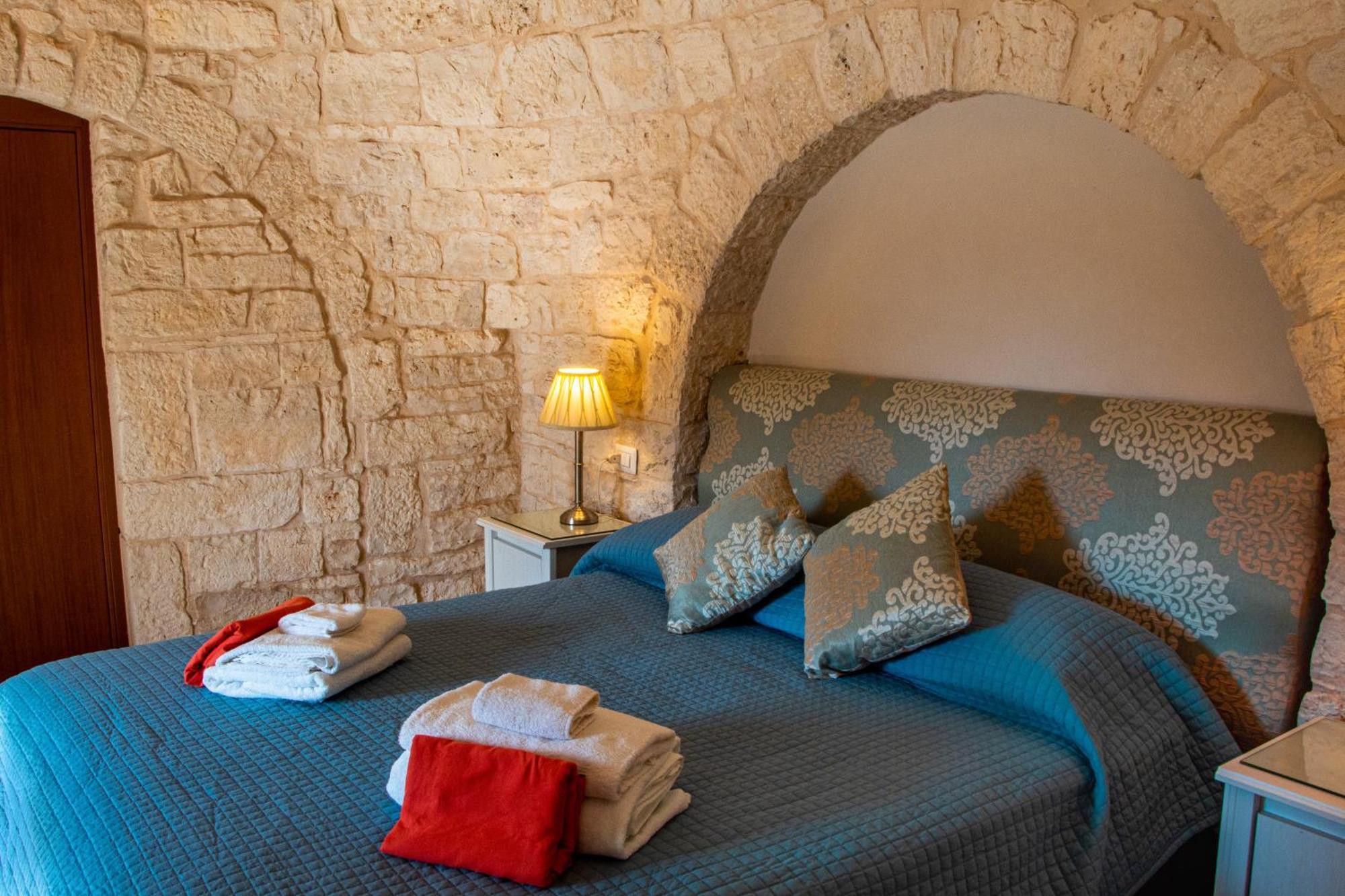 Villa With Trullo And Pool, Alberobello Buitenkant foto