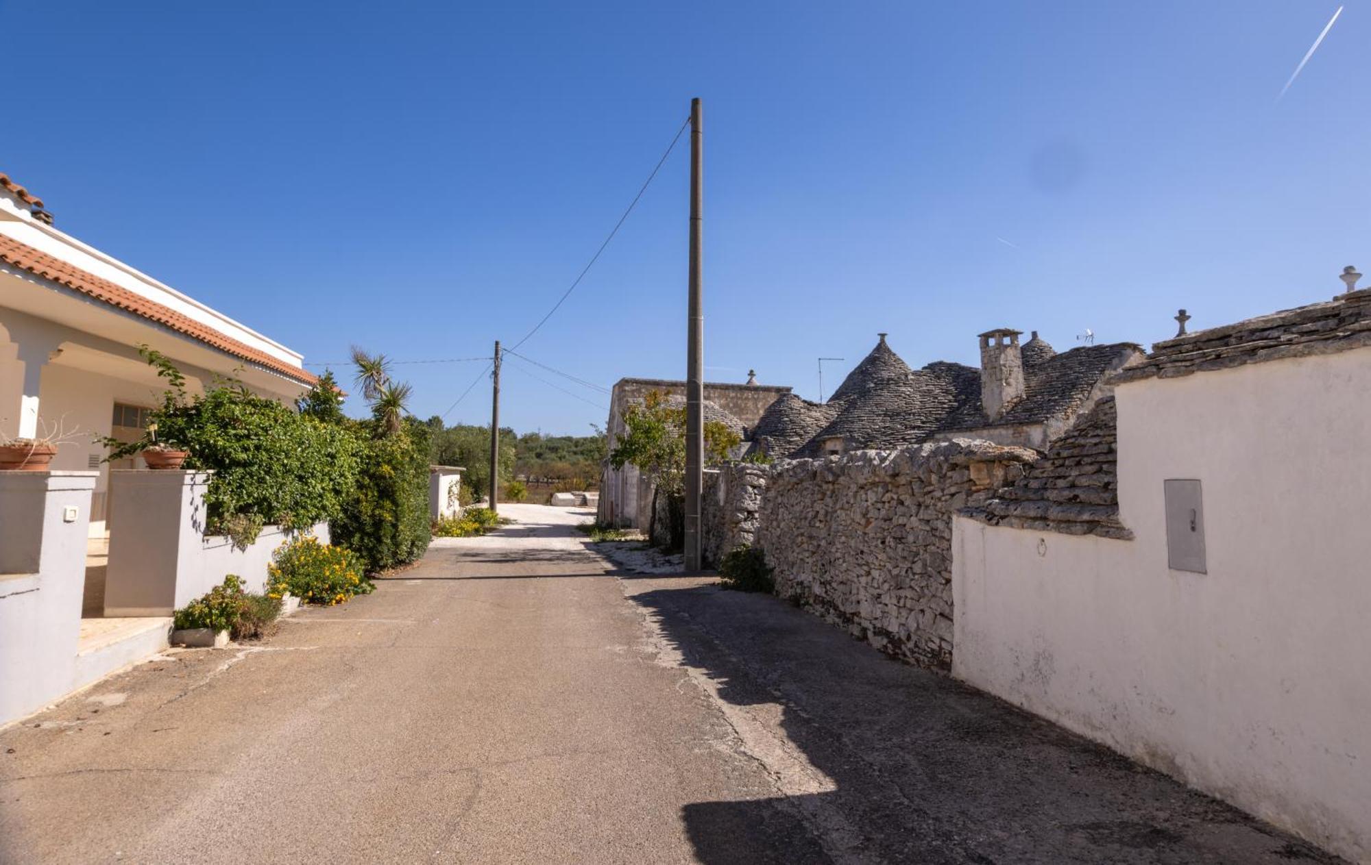 Villa With Trullo And Pool, Alberobello Buitenkant foto